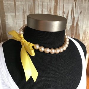Pearl choker necklace with ribbon tie